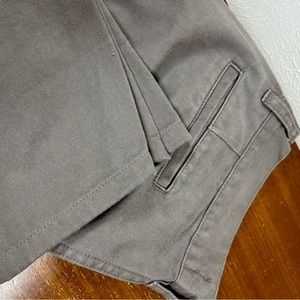 Taylor Stitch The Slim Chino
in Ash. 32X31